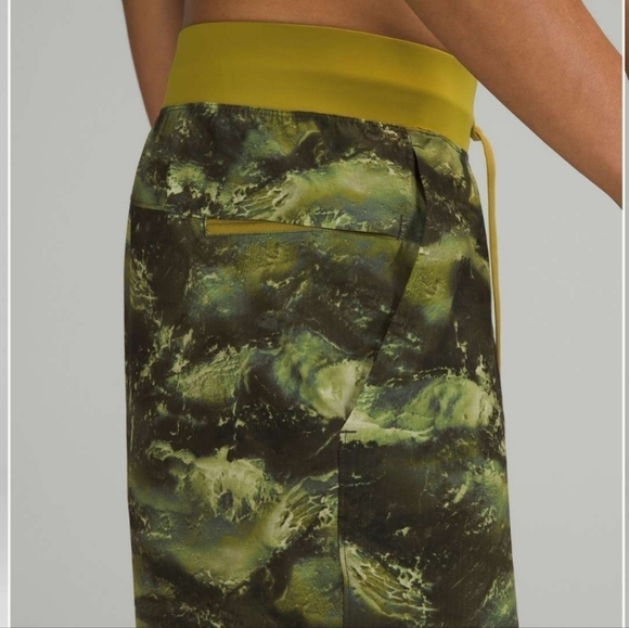 Lululemon T.H.E. Linerless Short 9" High Dive Auric Gold Multi Size XXL - Picture 7 of 11